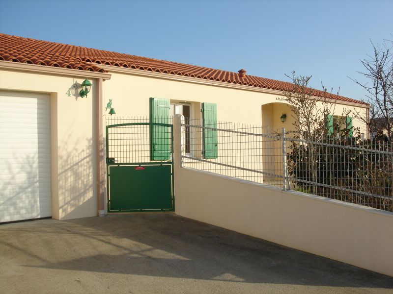 MAISON SURGERES