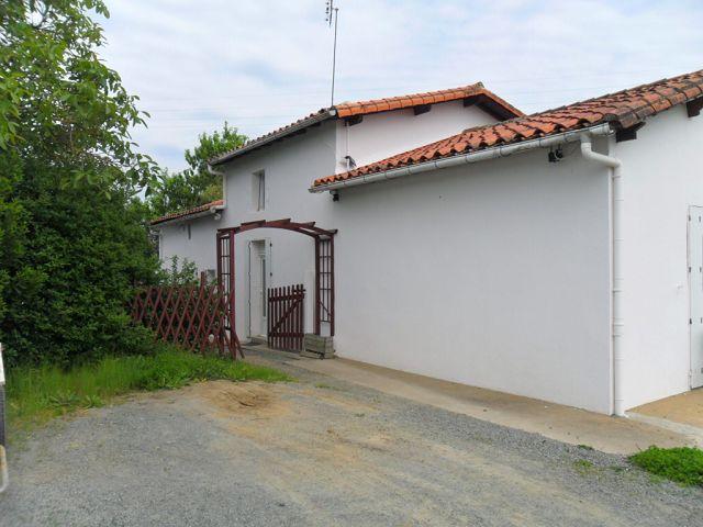Maison Les Essarts  - 5 pi�ce(s) - 100 m2