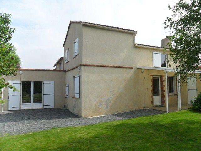 Maison Les Essarts  - 7 pi�ce(s) - 106 m2