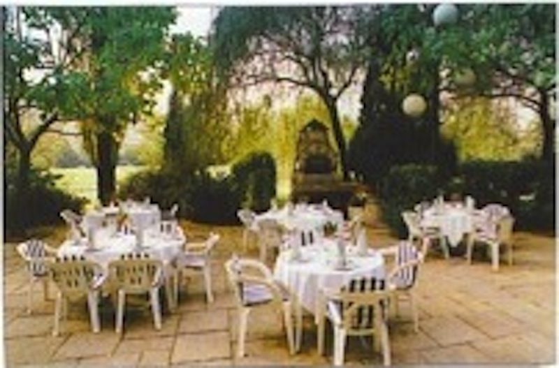 Ancien h�tel 3* � vendre, proximit� Vichy (03), surface totale habitable de 2900m2 + 21 places de parking