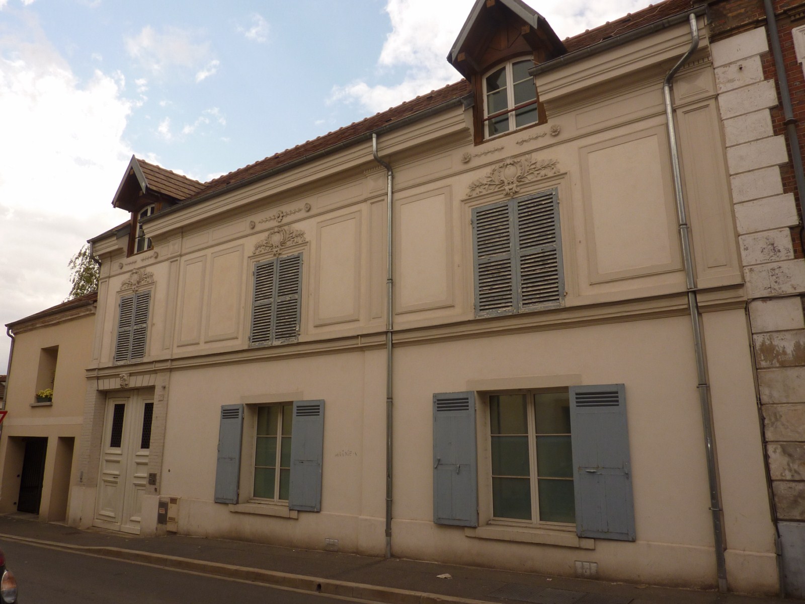 Sartrouville - Vieux Pays - F3 93 m2 au sol avec terrasse