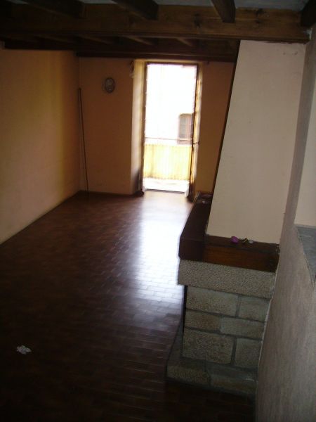 Maison de ville 3 niveaux 110m� env AUBENAS