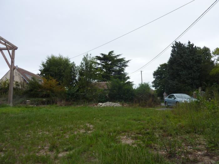 MAGNIFIQUE TERRAIN A BATIR DE 660 M� CLOS ET PAYSAGE AVEC VIABILITE A PROXIMITE TRES BIEN SITUE AU CALME dans quartier agreable PROCHE  TOUS COMMERCES A 15 MN DE BEAUVAIS