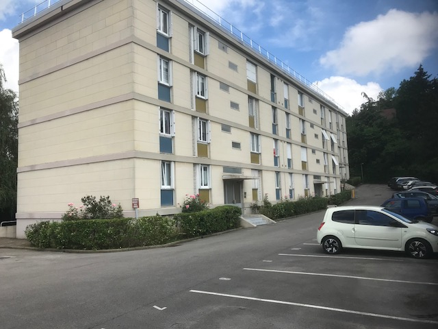 LOCAL D' ACTIVITE DE 78 m�  A SAISIR A BEAUVAIS CENTRE