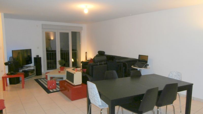 BELLEVILLE maison de 5 pi�ces,  � la location.