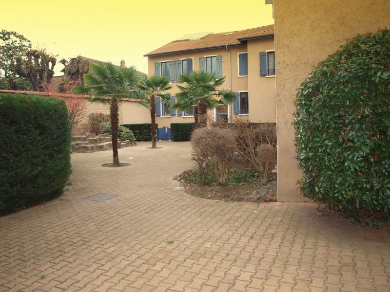 T2 location villefranche