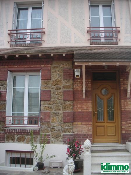 Maison 10 pi�ces 220 M�(RER A) BOIS+JARDIN+GARAGE
