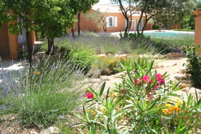 PROPRIETE AVEC 3 VILLAS / 4 LOGEMENTS