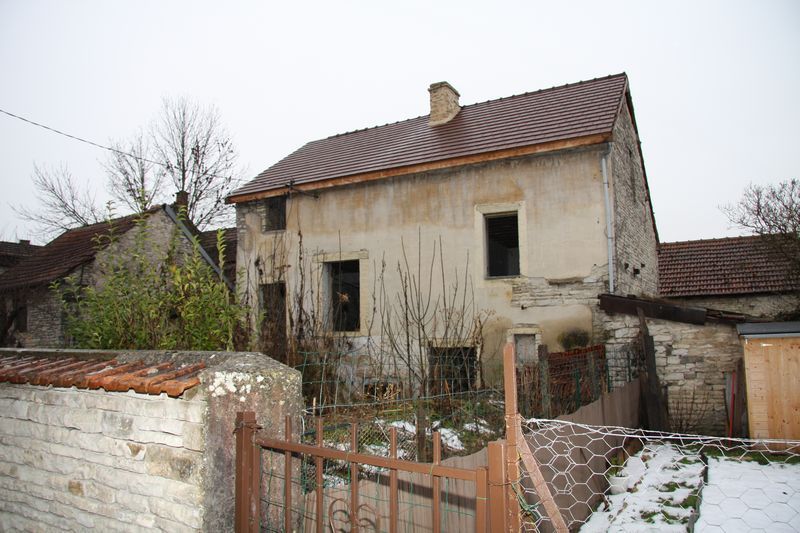 MAISON EN PIERRE A RESTAURER