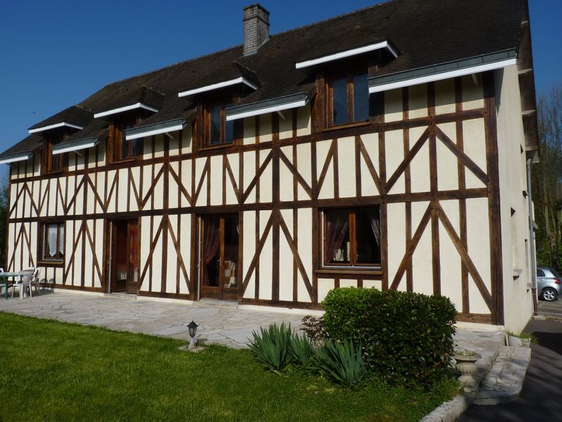 10180,Saint ly� en bord de seine superbe maison de 195m� +d�pendances sur 2650 m� de terrain