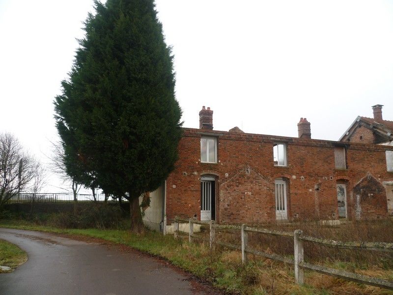 10140 MESNIL SAINT PERE Batisse