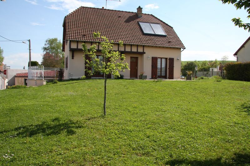 BELLE MAISON DE 1998 SUR 15 KM CENTRE TROYES SOUS SOL ET 983 M� CLOS