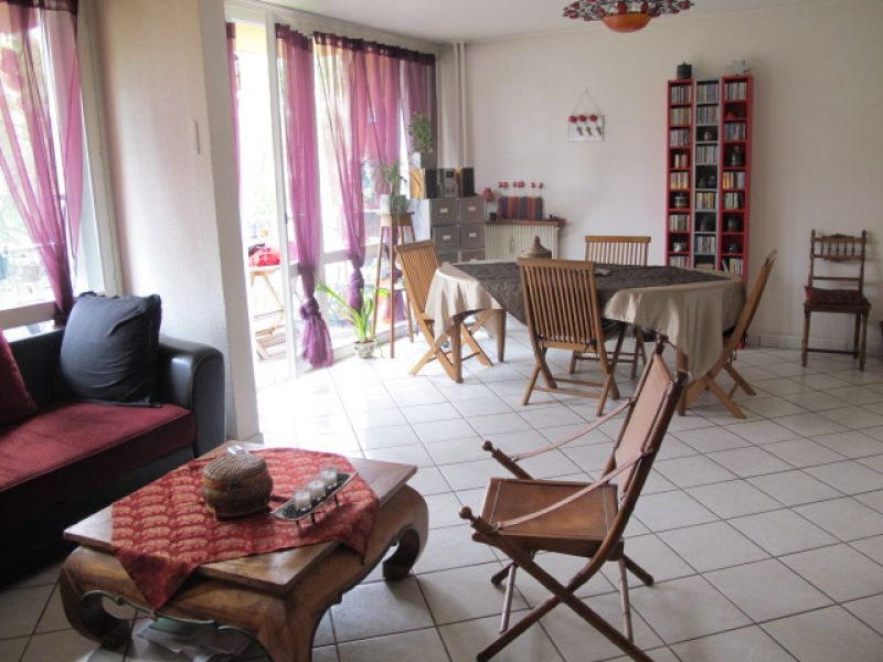 FLACHET : T4 de 84 m� + parking