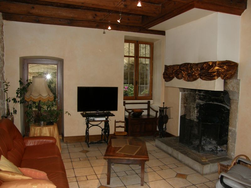 Immeuble compos� d'appartement, magasins, plateaux,caves