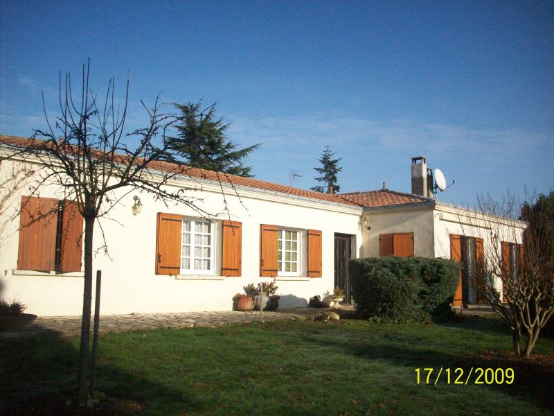 MAISON 230M�, 4 CH, 1 BUREAU, SEJOUR, SALON, GRAND TERRAIN