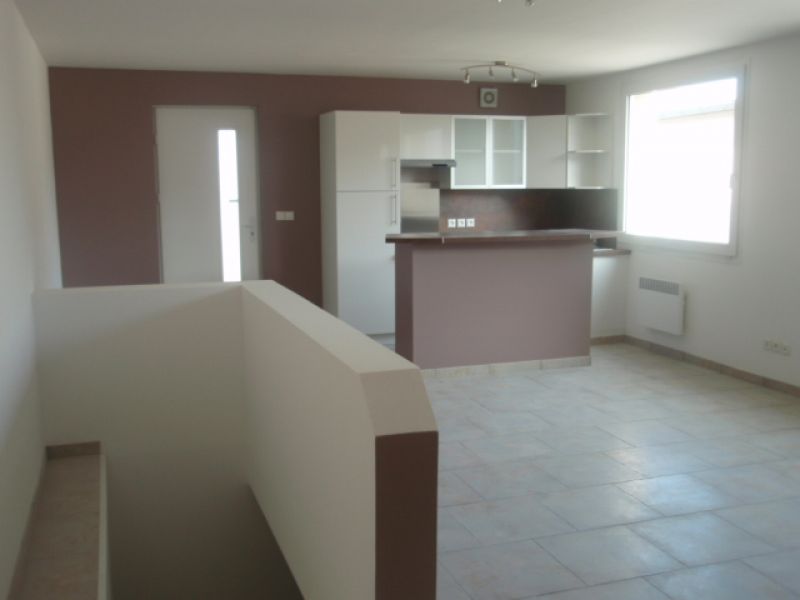 TROYES, APPARTEMENT DUPLEX DE 105M� + 2 PLACE DE PARKING