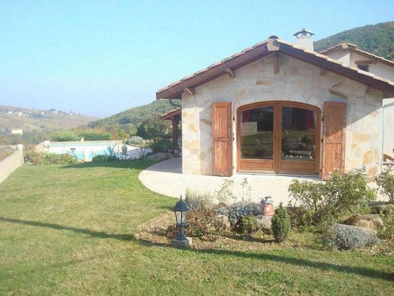 TRES JOLIE MAISON   Situation exceptionnelle   45mn Lyon
