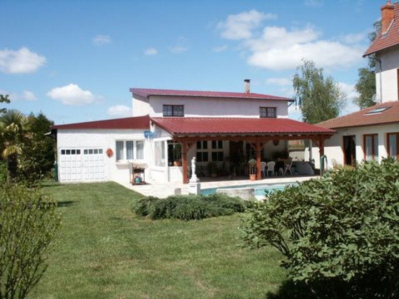 MAISON DE CARACTERE PROCHE ROANNE