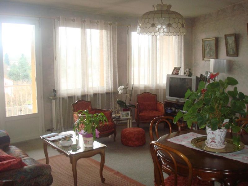 APPARTEMENT EN C�UR DE VILLE     LOCATAIRE EN PLACE