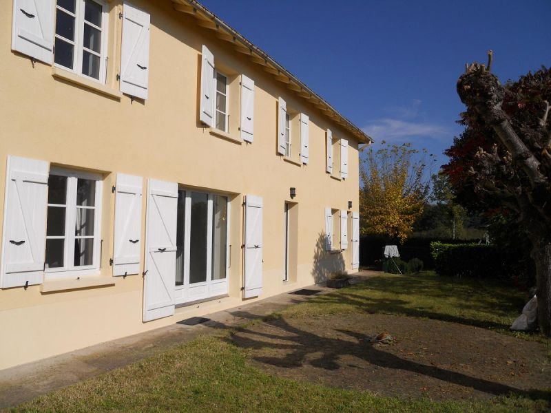 5 MIN ROANNE MAISON RENOVEE 160M� 4 CH GRANDES DEPENDANCES