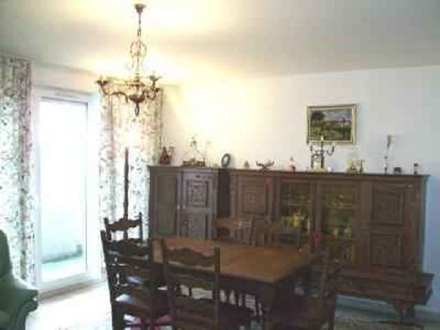 Appartement St Genis Pouilly - 4 pi�ce(s) - 88 m2