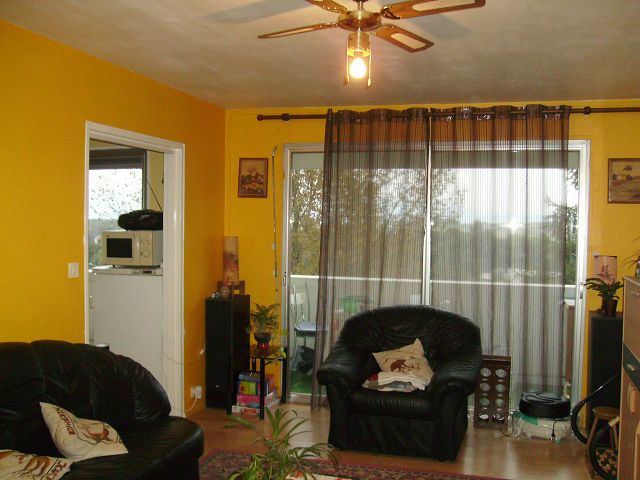 Appartement St Genis Pouilly - 4 pi�ce(s) - 88 m2