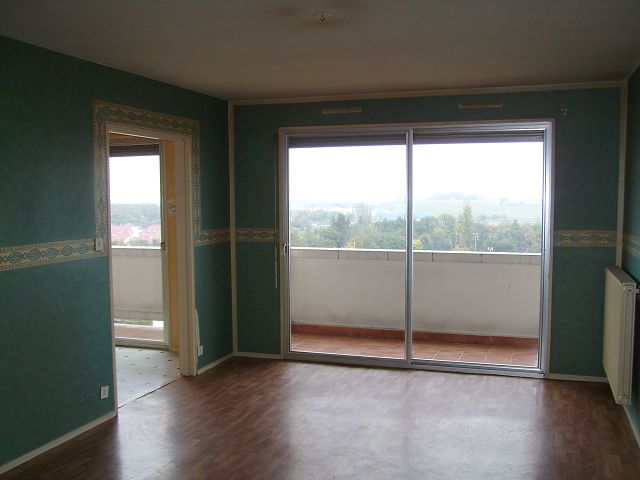 Appartement St Genis Pouilly - 4 pi�ce(s) - 88 m2