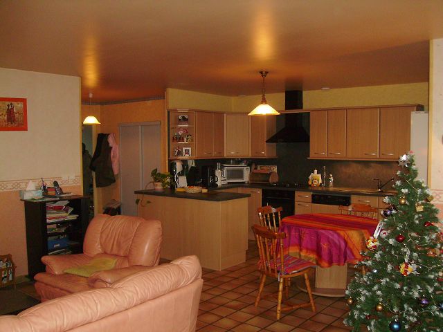 Maison St Genis Pouilly - 5 pi�ce(s) - 100 m2