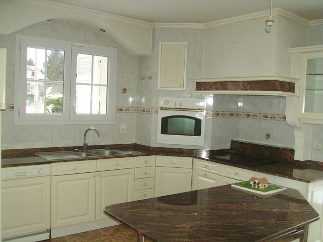 Maison individuelle St Genis Pouilly - 5 pi�ce(s) - 190 m2