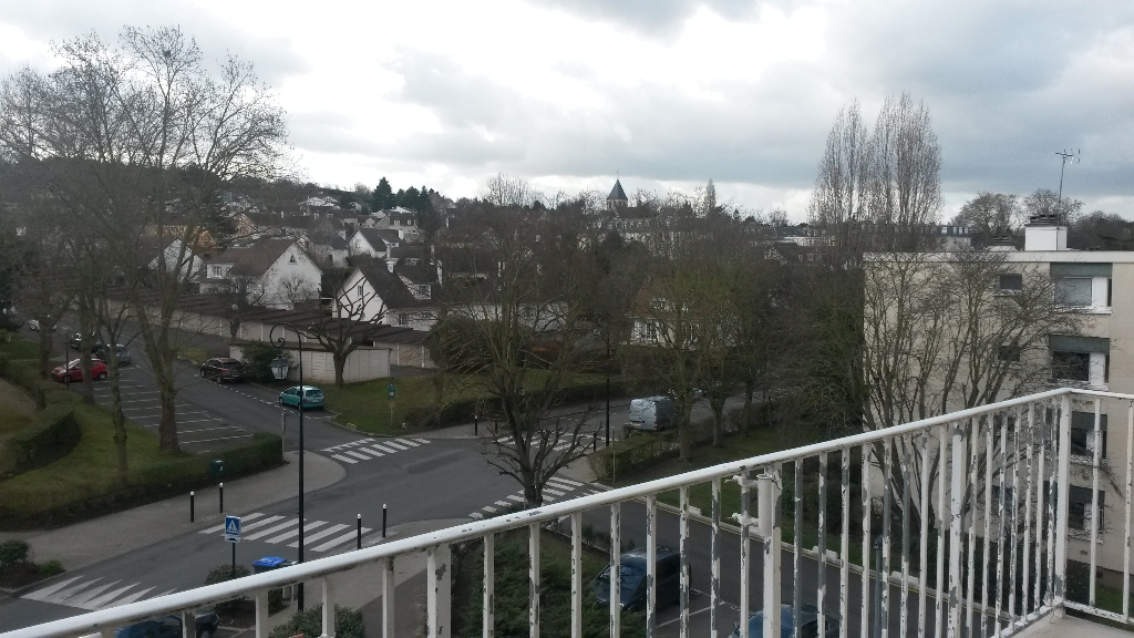 CHAMBOURCY Appartement - 5 pi�ce(s) - 98 m2