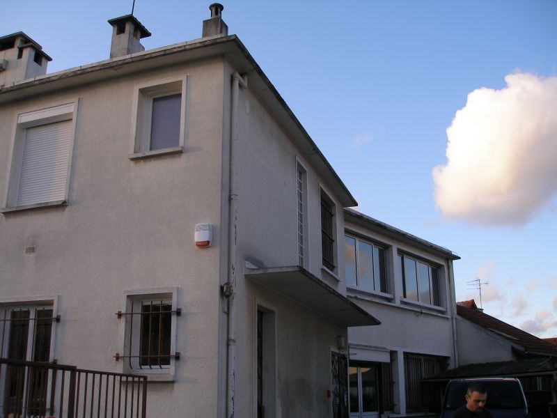 BUREAU 38 M2 � Aulnay S/Bois