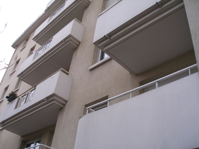 STUDIO 29.5 M2 + Jardinet � GAGNY centre(RER.E)