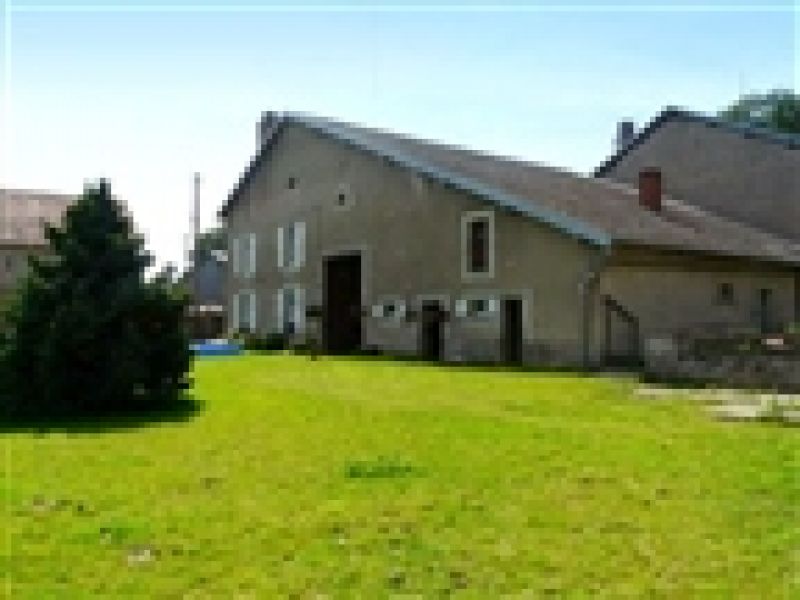 BAISSE DE PRIX FERME LORRAINE AVEC 1HECTARE40