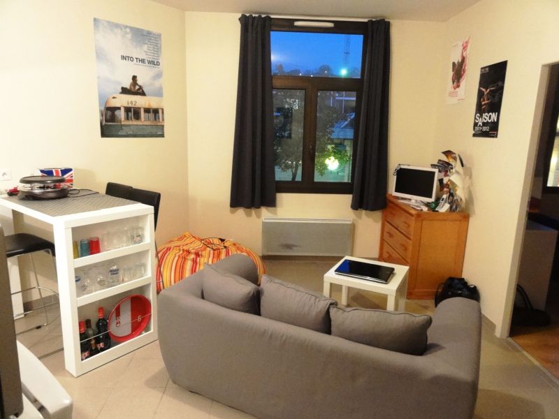 T2 dans une petite copropri�t� r�nov�e avec ascenseur.