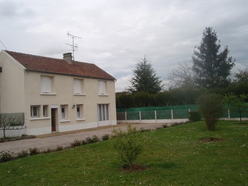 CHATEAU LANDON CORPS DE FERME RENOVE SUR 1150 M2 DE TERRAIN
