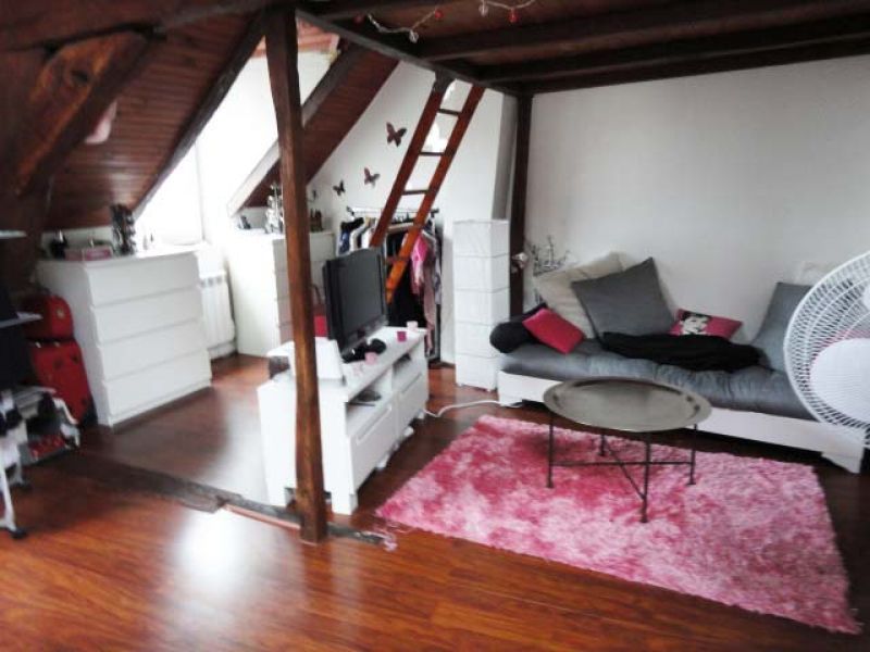 A louer beau studio vieux bourg Ch�tillon !