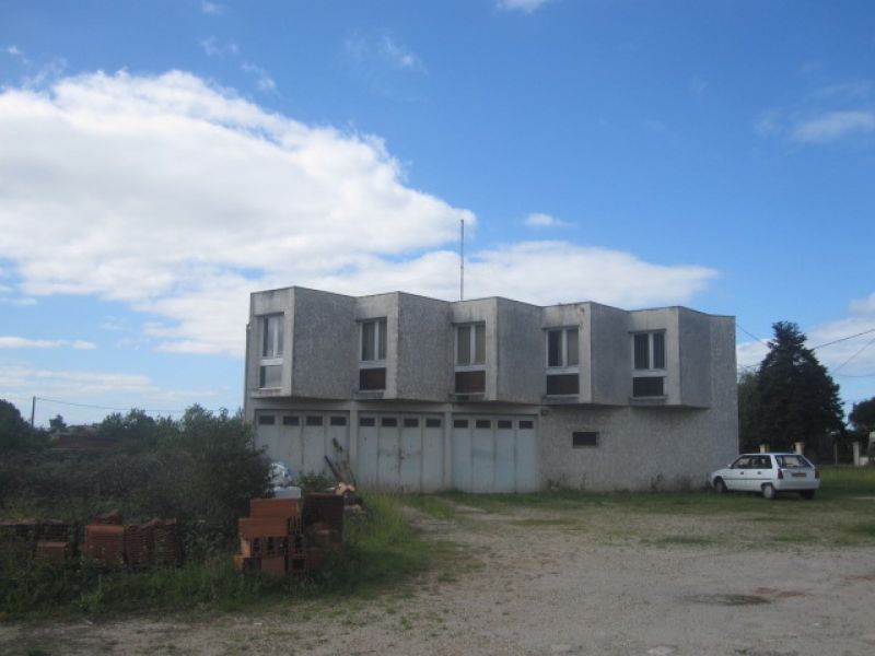 Campugnan - Local d\'activit� d\'environ 250 m2