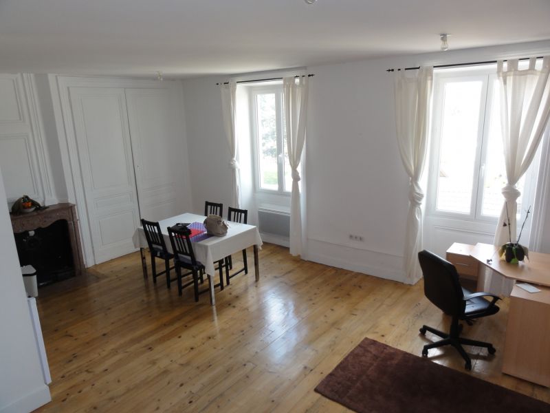 LAGNIEU MEUBLE APPARTEMENT T2 47M�