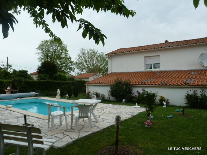 Maison Semussac 6 pi�ce(s) 96 m� env.