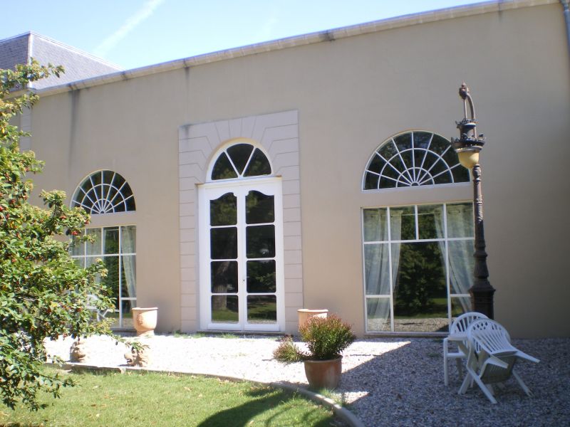 Maison  7 pi�ce(s) 500 m2 Rochemaure 07400