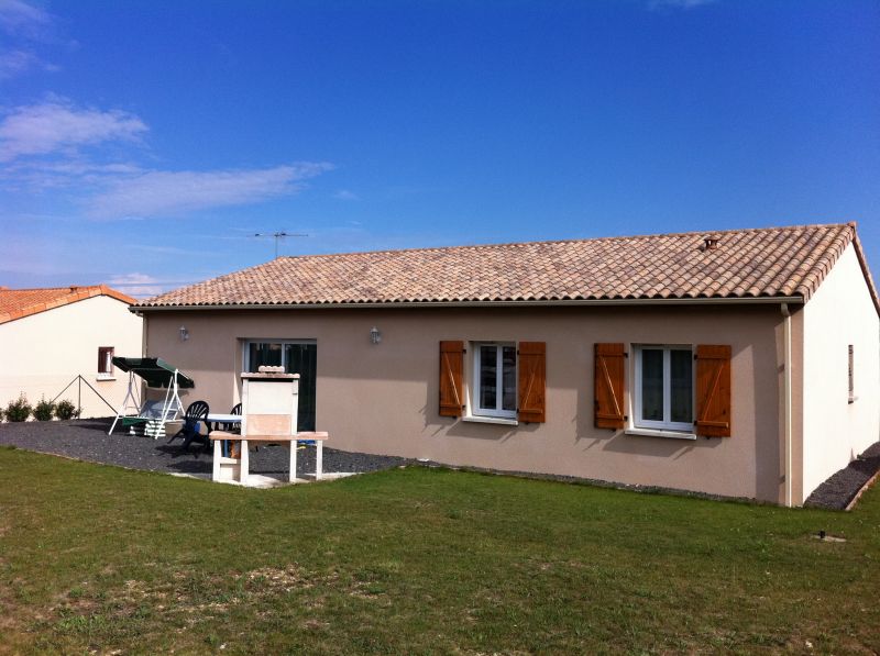 Maison Neuville De Poitou 5 pi�ce(s) 100 m2