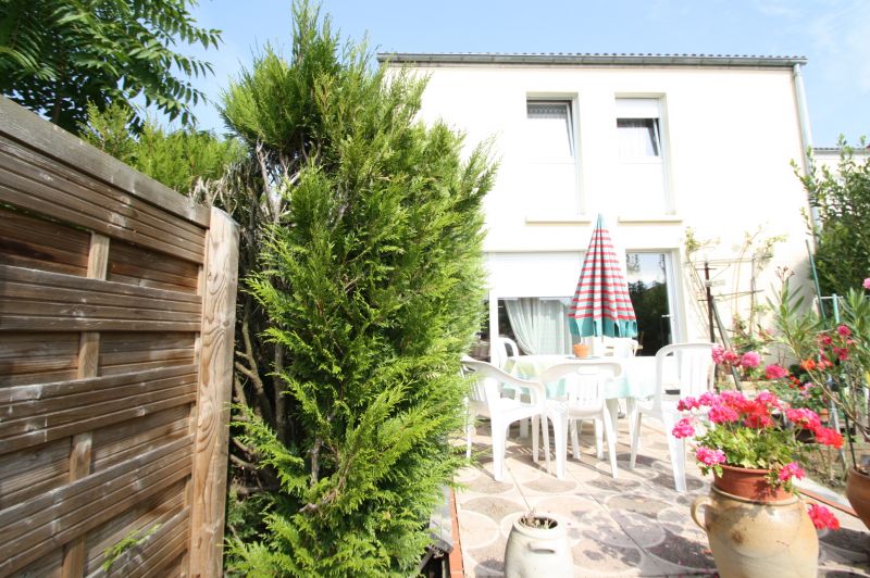 MAISON A POITIERS - PROCHE TOUTES COMMODITES
