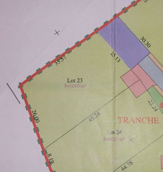 Terrain Cavignac viabilis�, plat et born�.