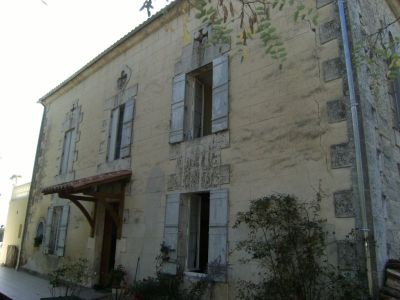 Imposante b�tisse ancienne sur 3 niveaux