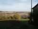Charente: Petite maison avec local et sous sol.