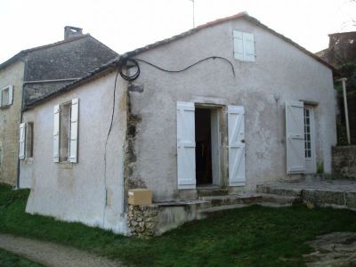 Charente: Maison dans charmant village